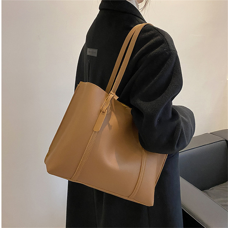 Classic Black Faux Leather Tot - Leather Work Handbags For Women recensione e prezzo
