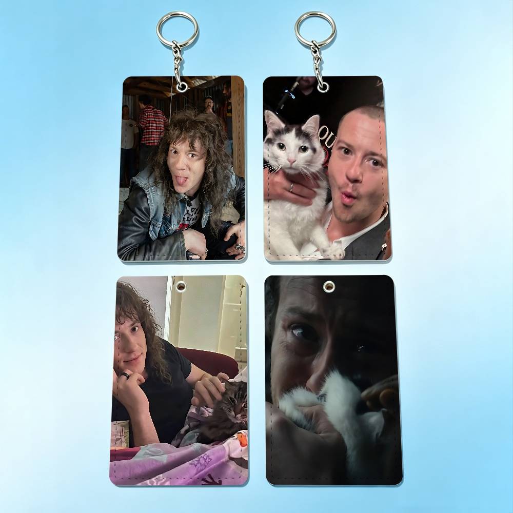 actor J-Joseph Quinn Cat Badge - Leather Working recensione e prezzo
