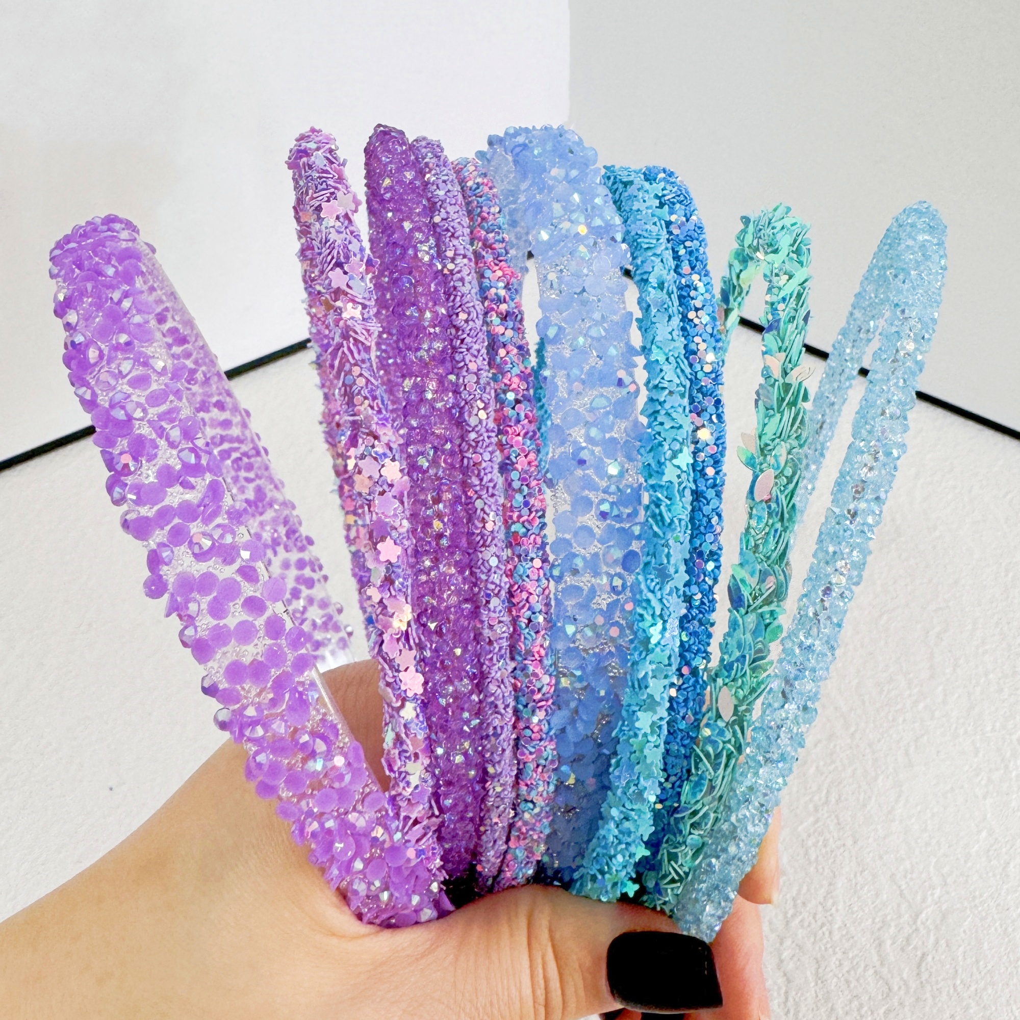 5PCS Glitter Plastic Hairbands - Leatherwork Pony recensione e prezzo