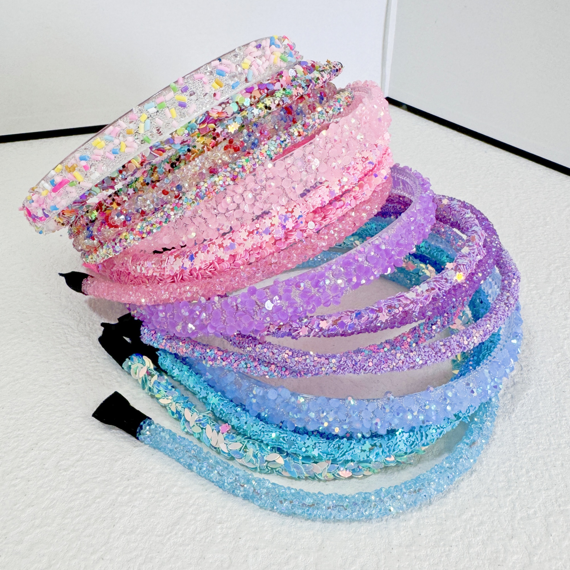 5PCS Glitter Plastic Hairbands - Leatherwork Pony recensione e prezzo