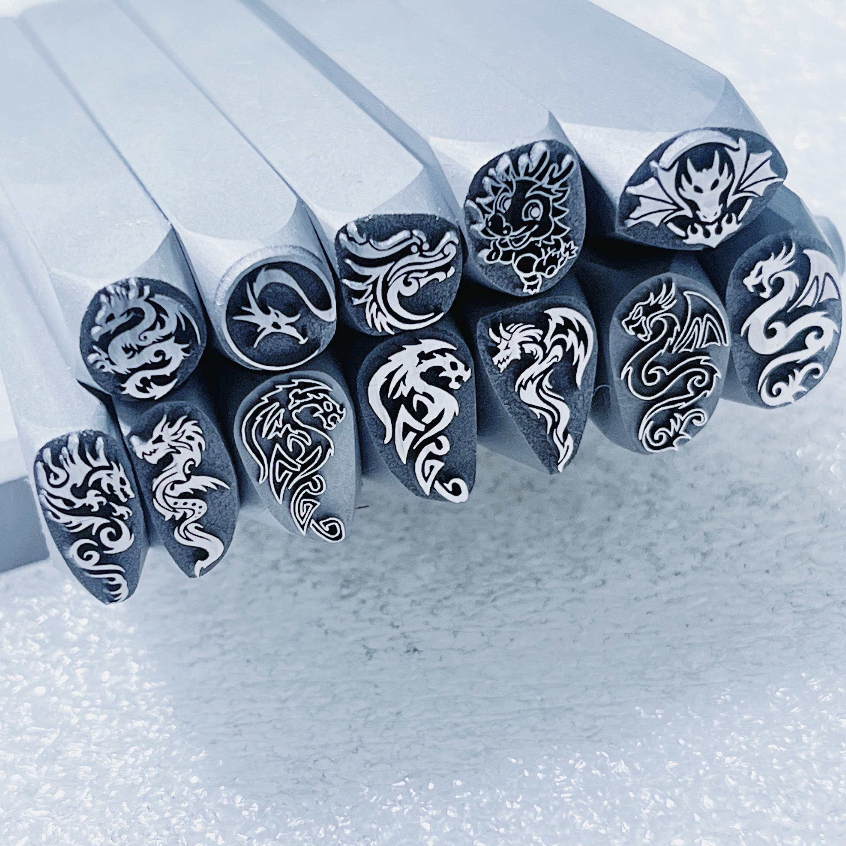 Dragon Design Metal Stamping K - Leatherwork Punching Tool recensione e prezzo